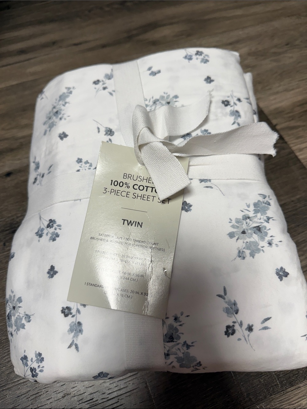 Brush 100% Cotton 3 piece sheet set Twin. 300 thread count